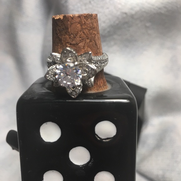 Ring - Picture 4 of 7